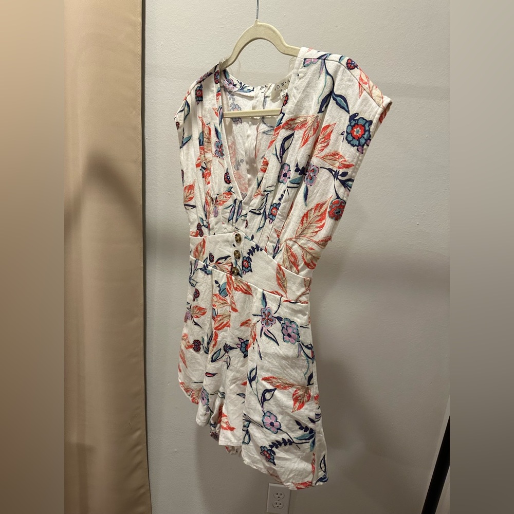 Floral romper with zipper
